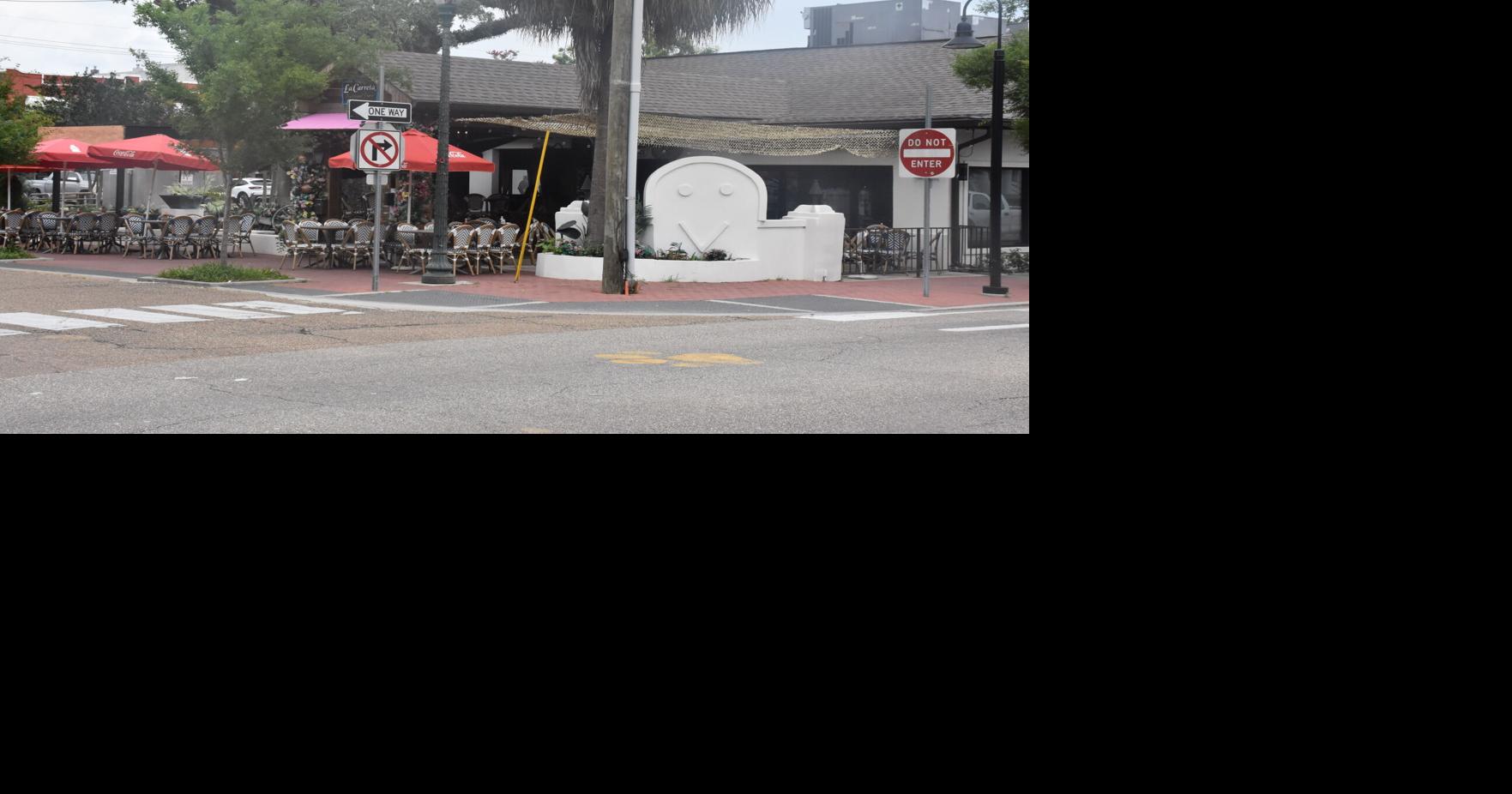 Painting historic building denied; pergola proposal needs changes, commission rules