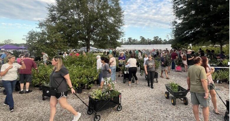 LSU AgCenter Hammond Research Station, SELNA, and TPMGA present Spring Garden Day, Plant Sale