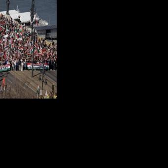 Hungary pre-election showdown draws crowds amid foreign interference claims