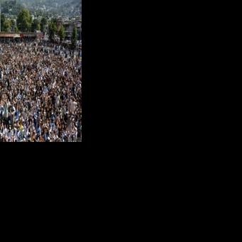 Government, protesters reach deal to end unrest in Pakistan's Kashmir