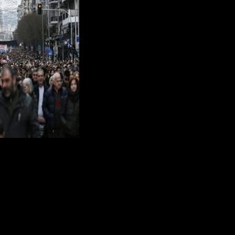 Greece train tragedy trial adjourned amid courtroom chaos