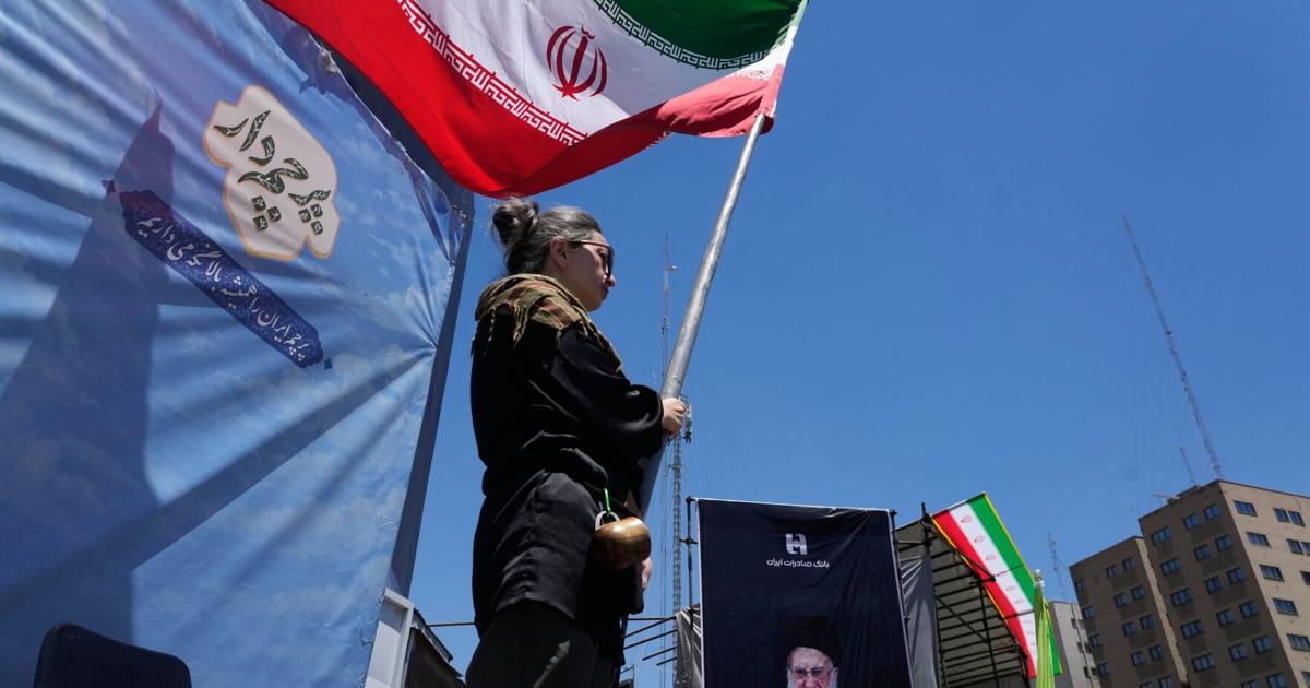 US officials say Iran deal calls for diluting uranium at minimum, waiving sanctions, opening strait