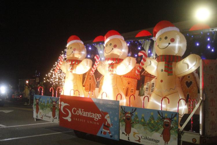 Christmas has come Annual Christmas parade draws crowd to 5th Avenue