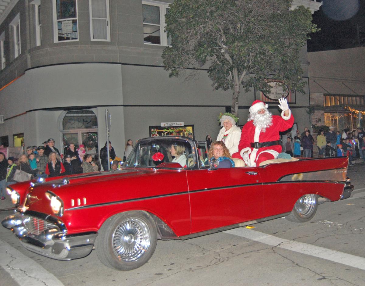 Christmas Parade Brightens Up Willows Glenn County Transcript