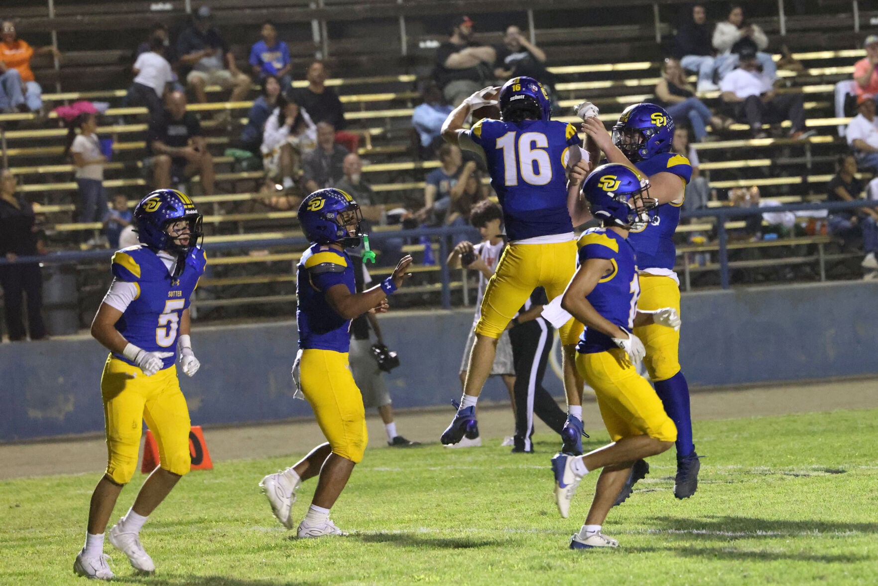 Wayne Sutter ‘Offense has been humming along’: Sutter accrues over 500 yards on the ...