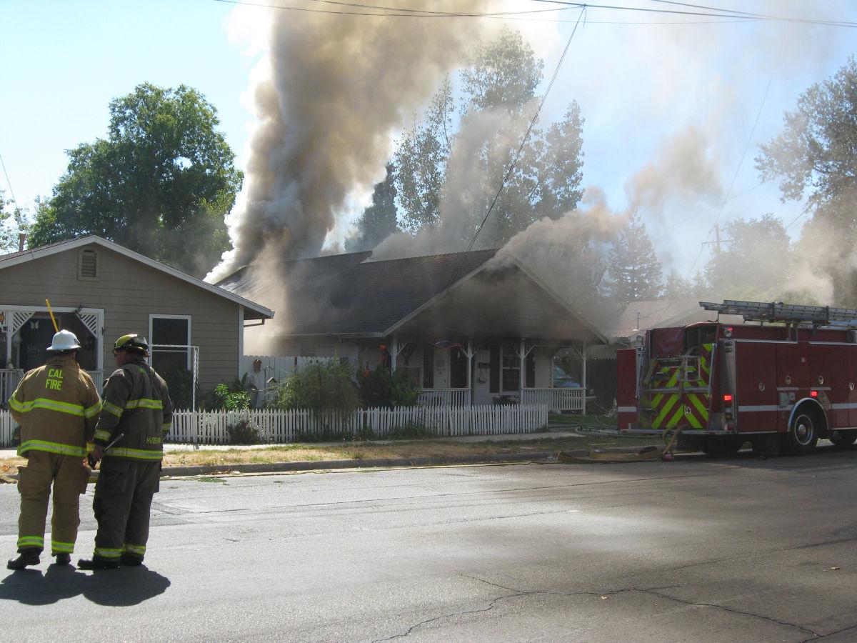 Fire destroys home on 14th Street in Marysville man son escape flames