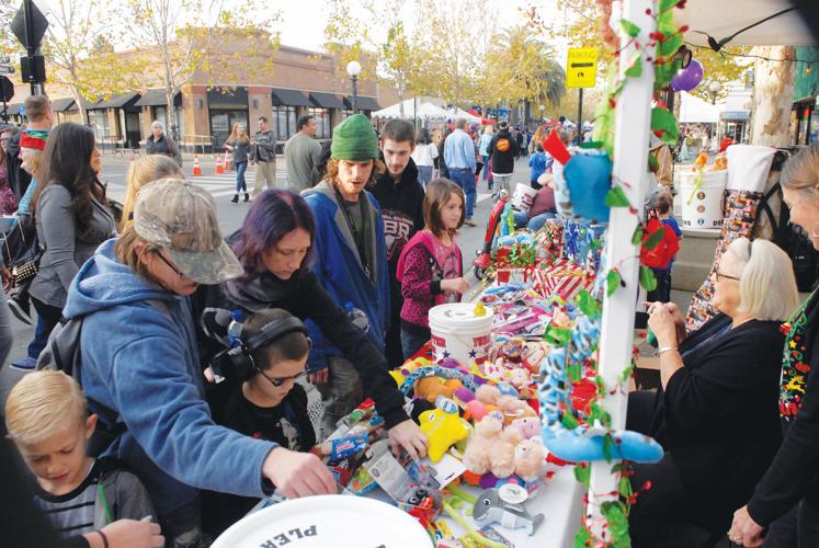 Yuba City Christmas Stroll brings community together News appeal