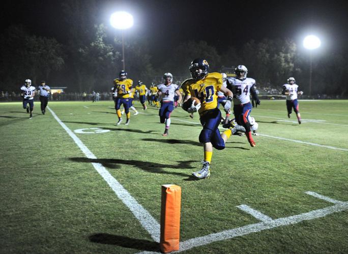 Las Plumas at Gridley Football Photo Gallery