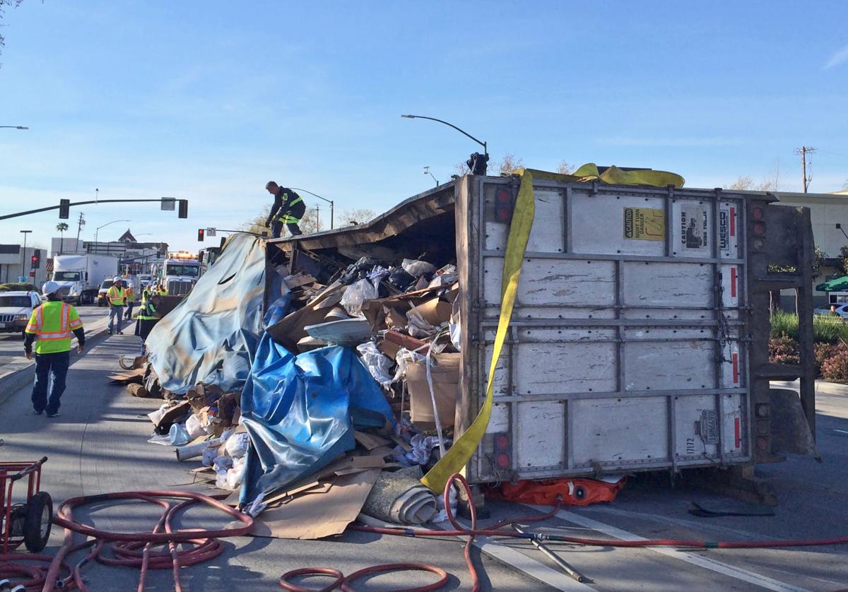 Accident closes Highway 20 lane in Marysville News