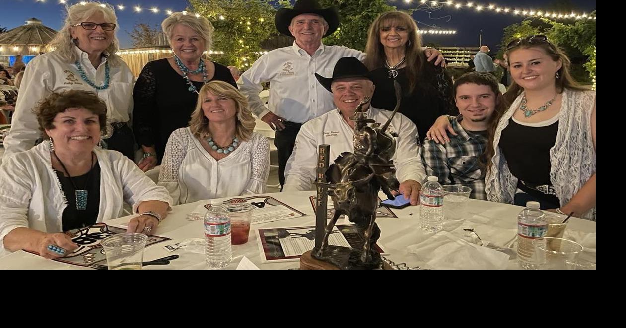 Red Bluff Chamber of Commerce presents community awards during mixer