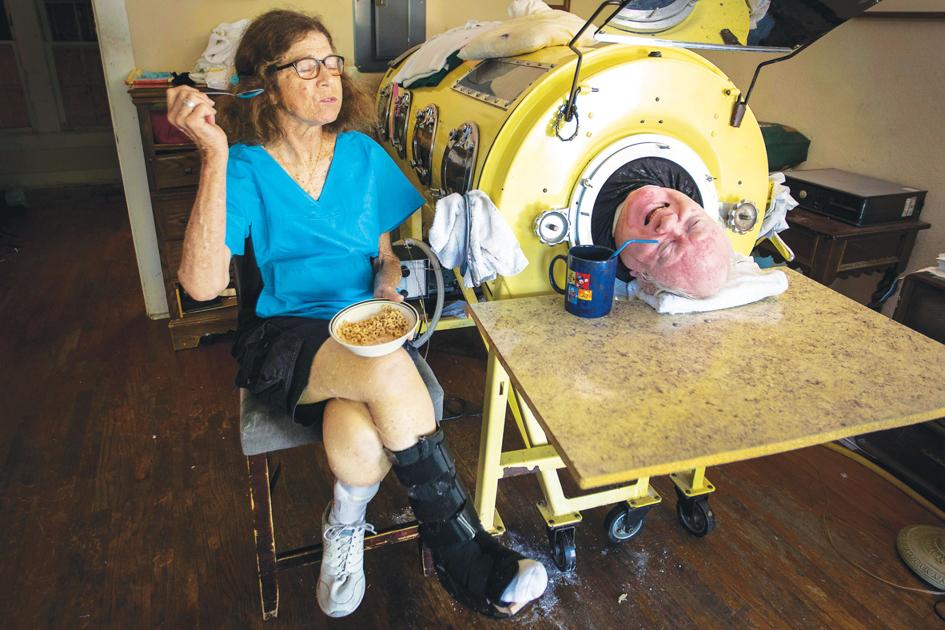 Living Inside A Canister This Polio Survivor Is One Of Few People Left Using An Iron Lung 6577