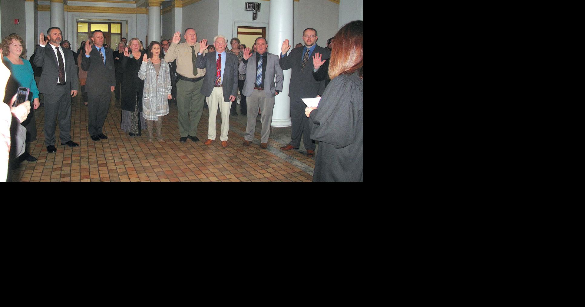 Judge conducts Tehama County elected officials #39 swearing in ceremony