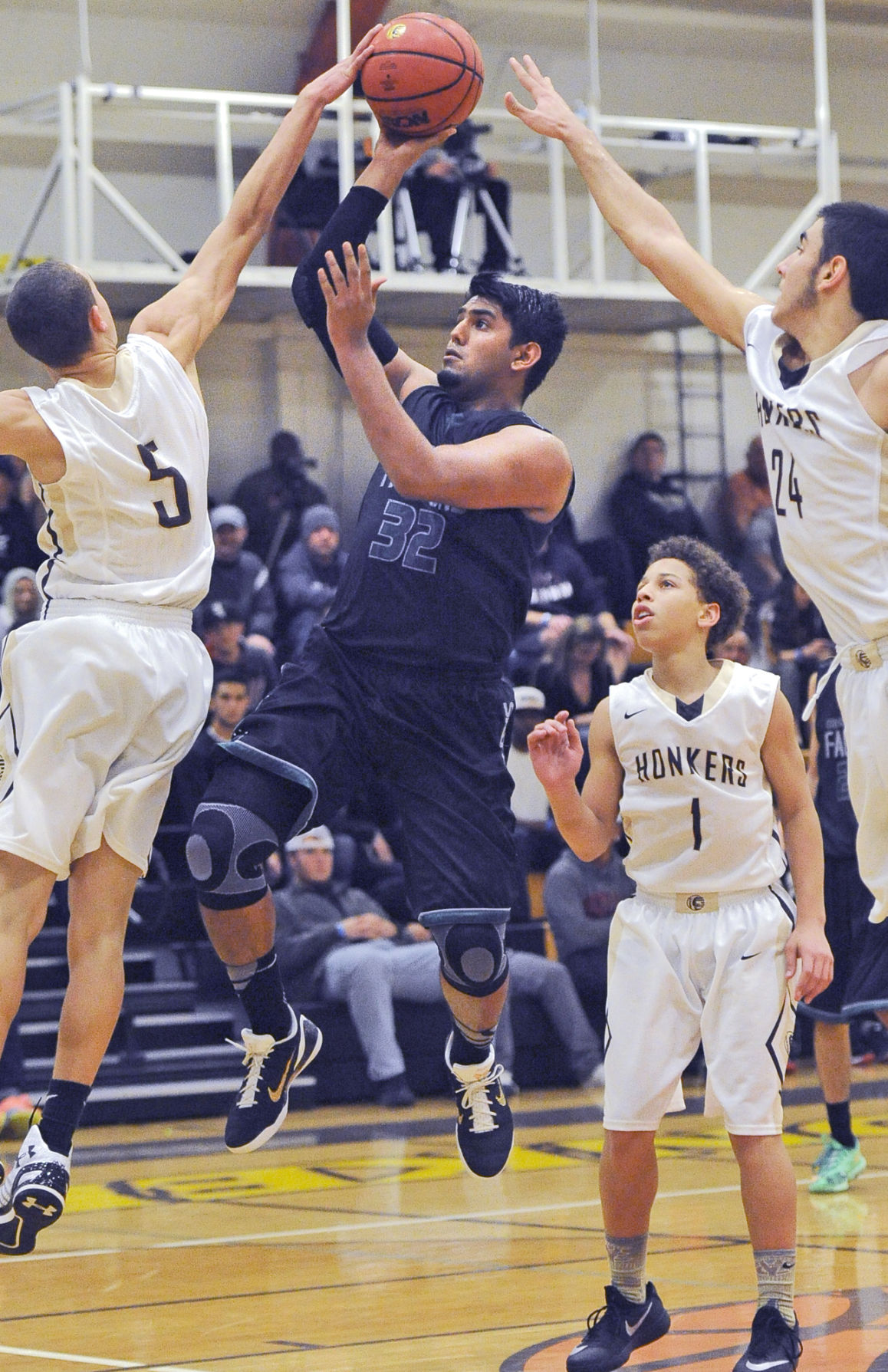 MEL GOOD HOLIDAY CLASSIC Yuba City bests rival River Valley to open