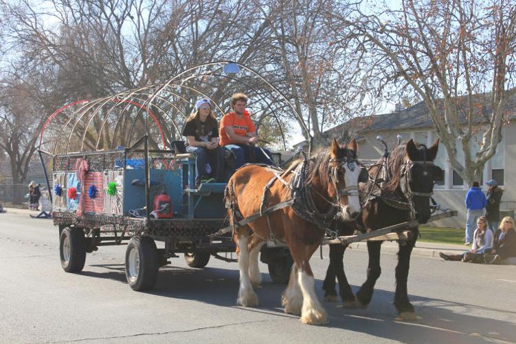 Olivehurst Christmas Parade spreads holiday cheer News appeal