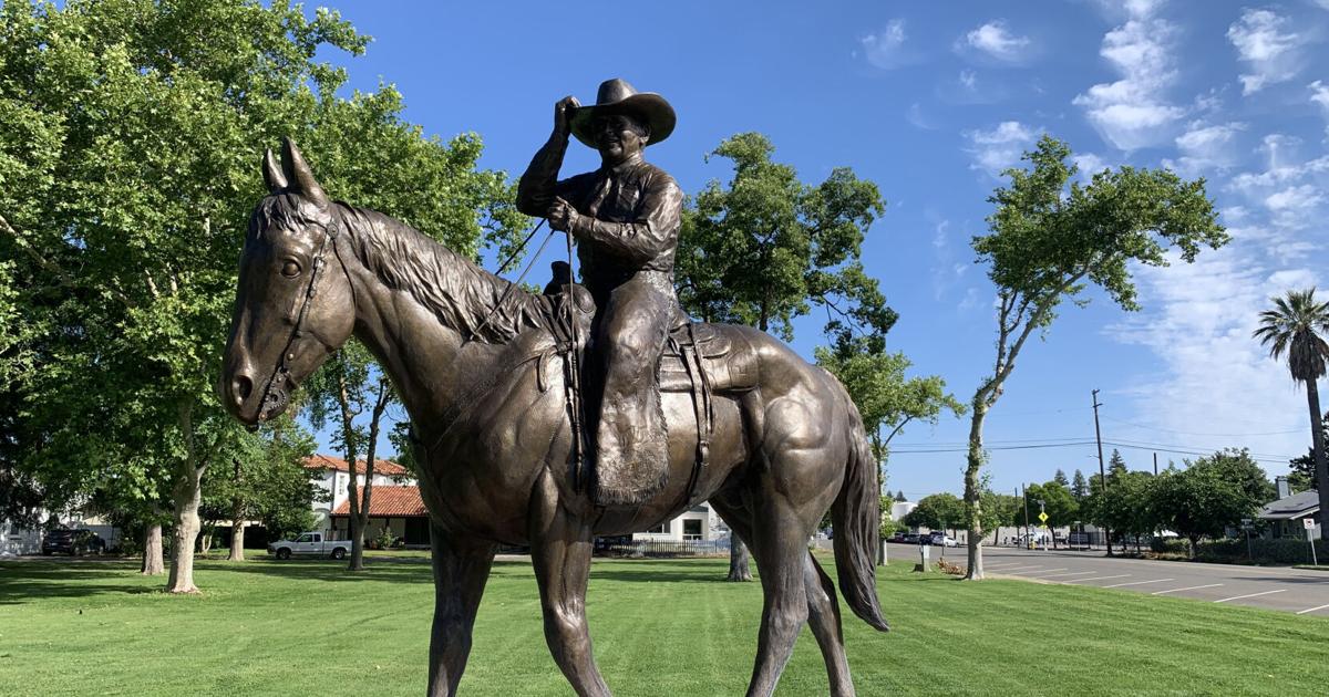 Vandals damage hometown rodeo hero statue, Marysville police investigate