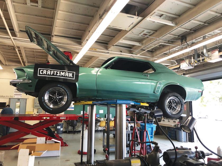 Students restore a brokendown 1969 Ford Mustang to likenew condition