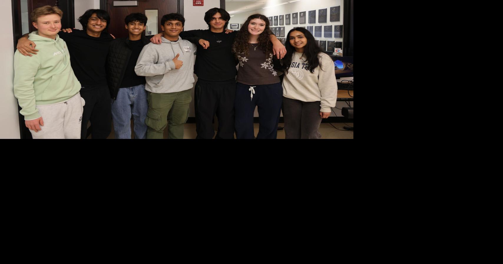 Alpharetta High print shop teaches students business skills while turning a profit