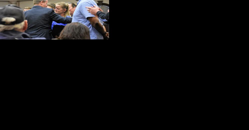 Elected officials honor fallen Roswell Police lieutenant - Vimarsana News