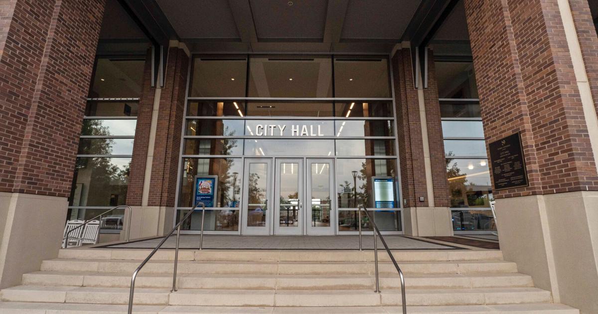 Council to vote on progressing Lake Forrest sidewalk project