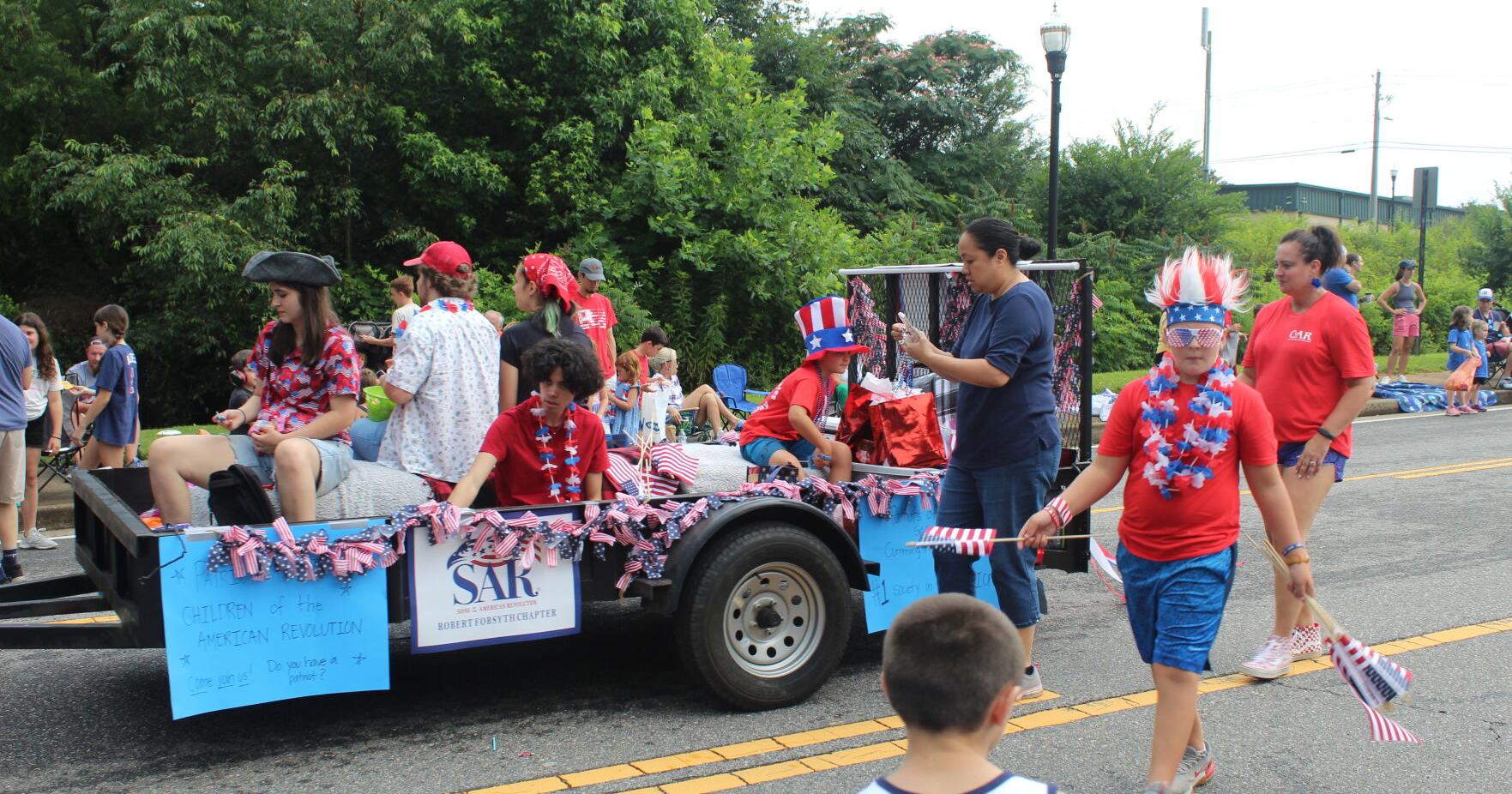 Crowds flock to Forsyth County for Independence Day parade - Vimarsana News