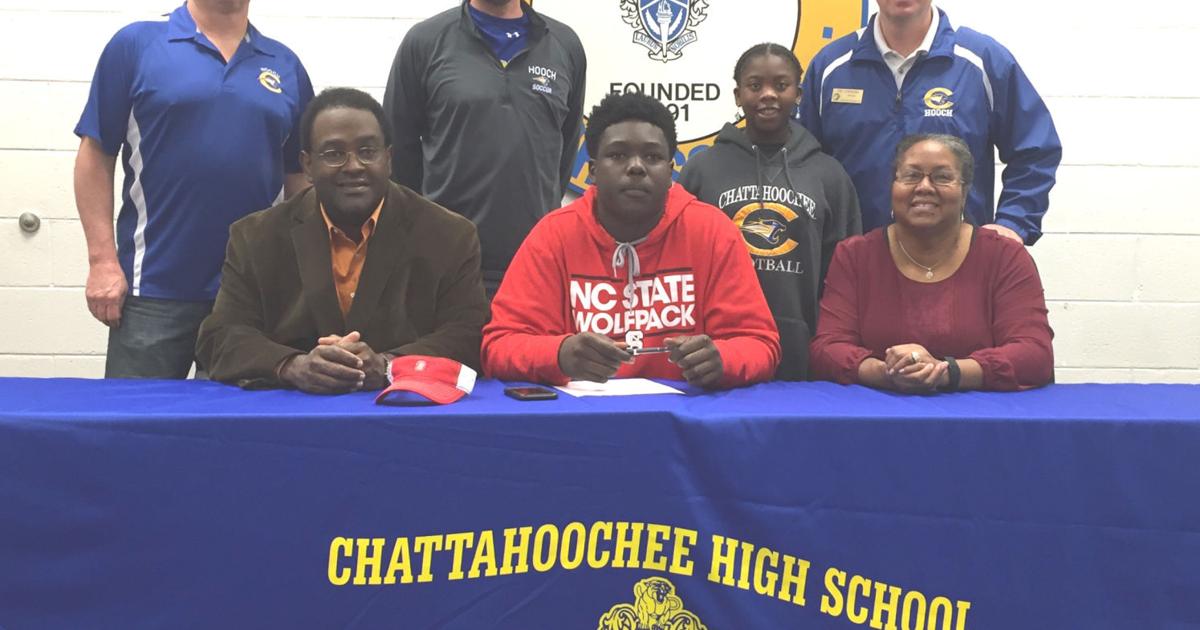 Chattahoochee High School’s Bryce Folsom commits to football at North