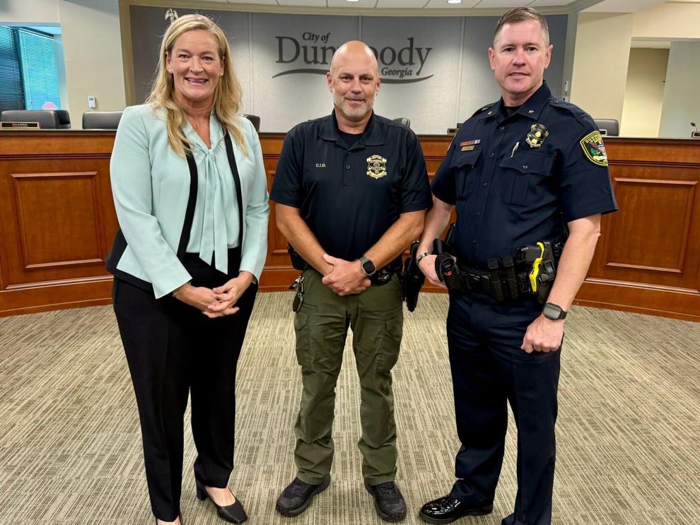 Dunwoody police official graduates from command program