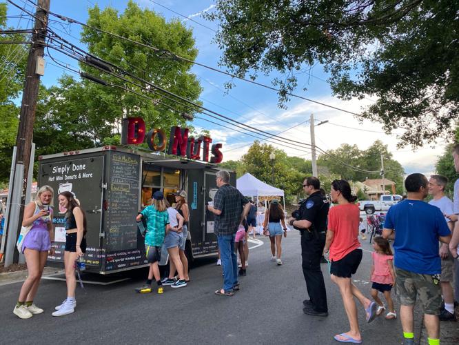 Alpharetta’s Food Truck Alley draws hungry, curious crowds Alpharetta
