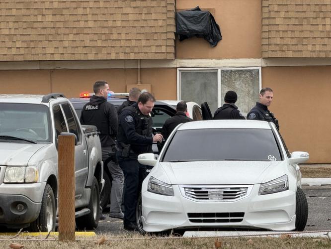 Pasco police arrest domestic violence suspect after standoff | News ...
