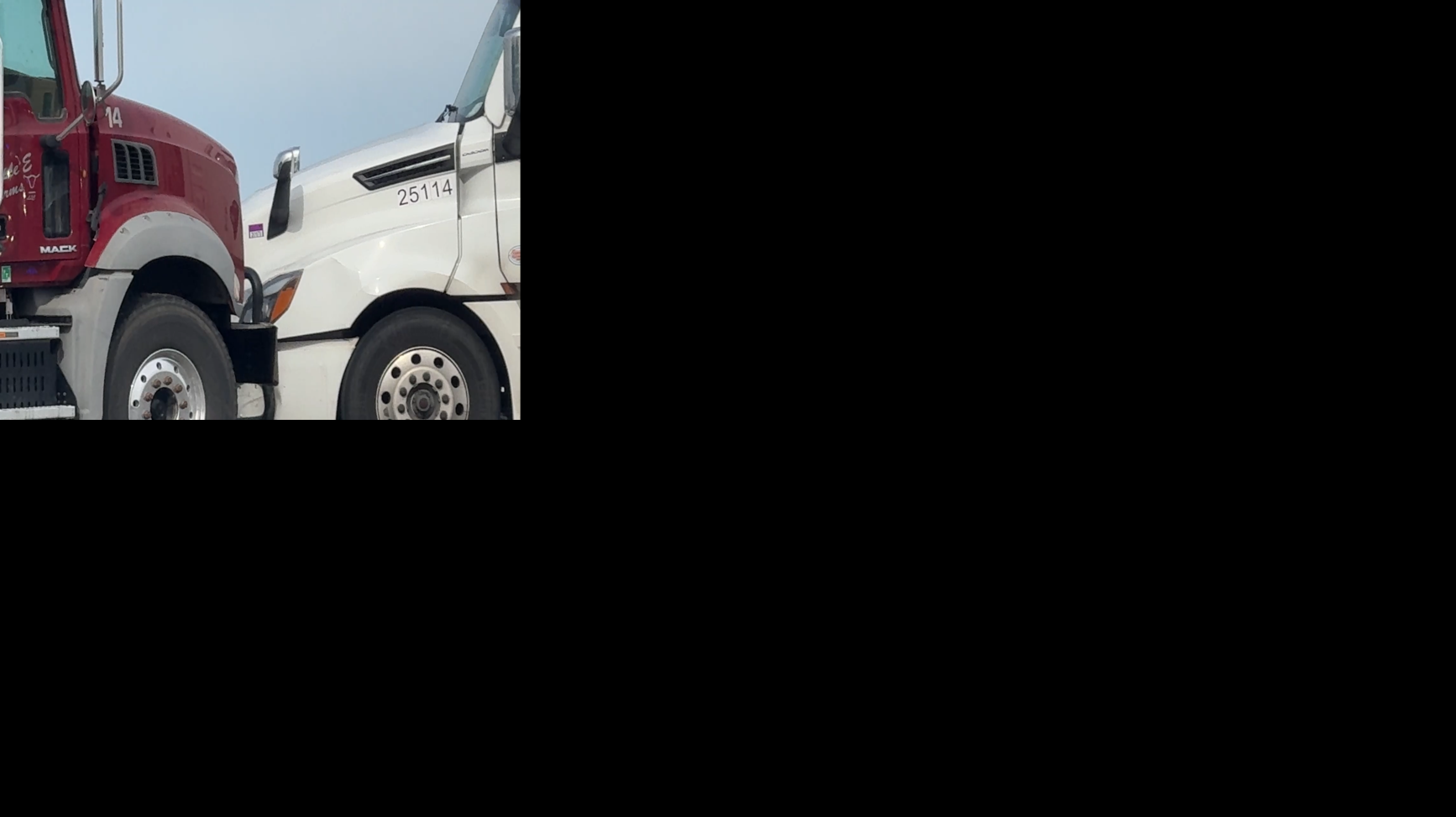Crash involving 3 semi-trucks injures 1, slows traffic north of Pasco ...