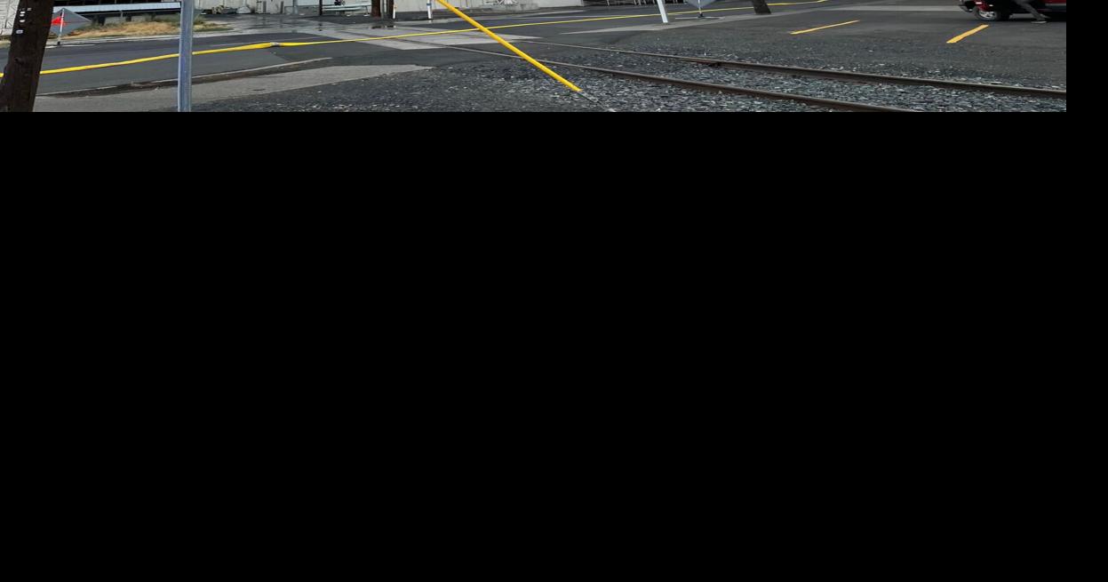 Multiple emergency crews responding to Pendleton Flour Mills fire