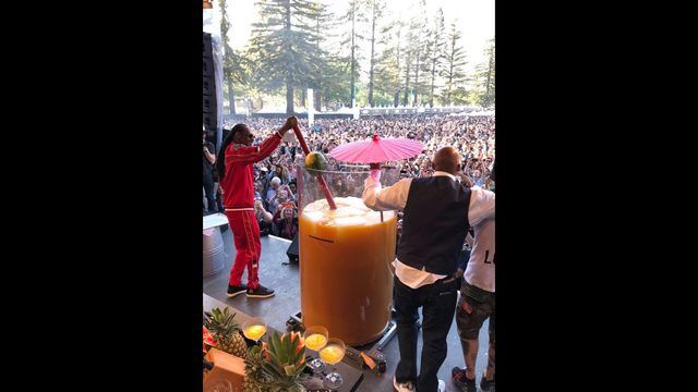 Snoop Dogg smashes Guinness World Record for largest gin and juice in  history