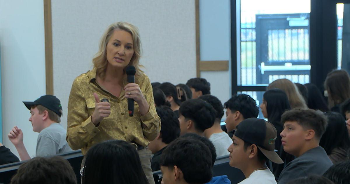 Orion High School welcomes first assembly speaker to inspire student leadership | News Orion High School welcomes first assembly speaker to inspire student leadership | News