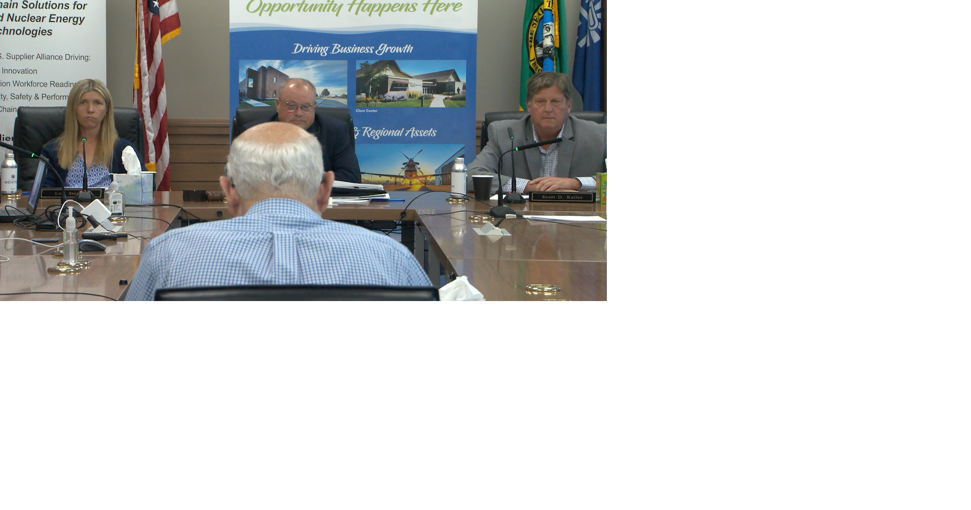Community divided over embattled Port of Benton Commissioners
