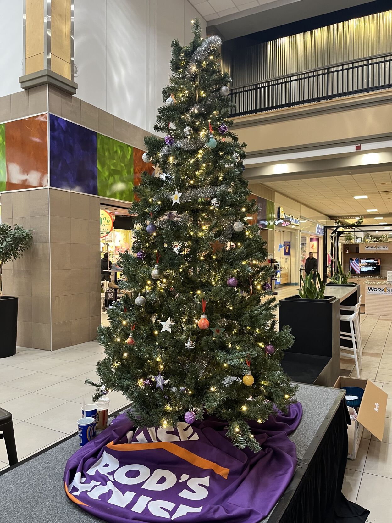 Valley Mall raising money for nonprofits with holiday tree raffle on