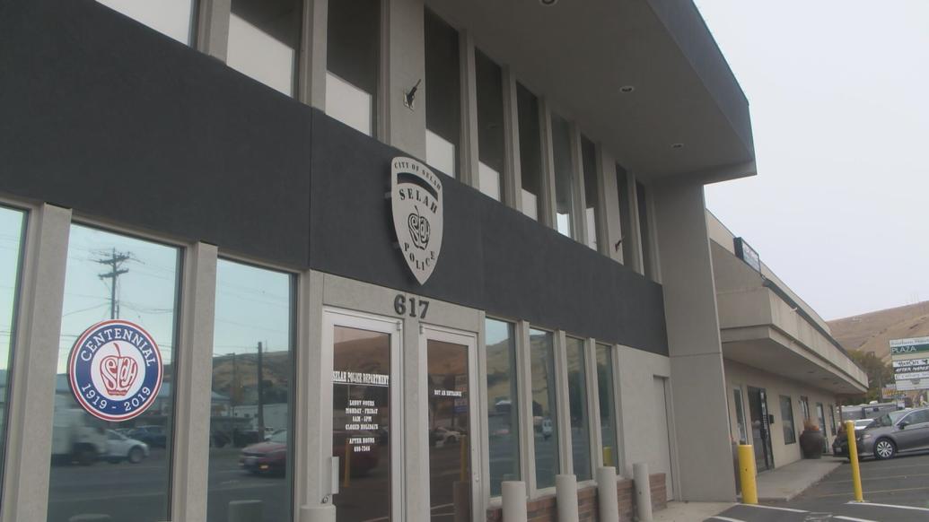 UPDATE Selah PD investigating armed robbery at Helm's Hardware