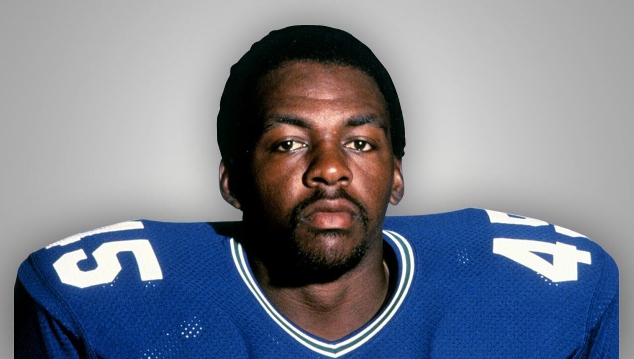 Seahawks retire Kenny Easley's No. 45 in game against Colts