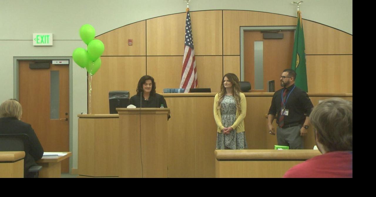 Benton County celebrates first mental health court graduation | Local ...