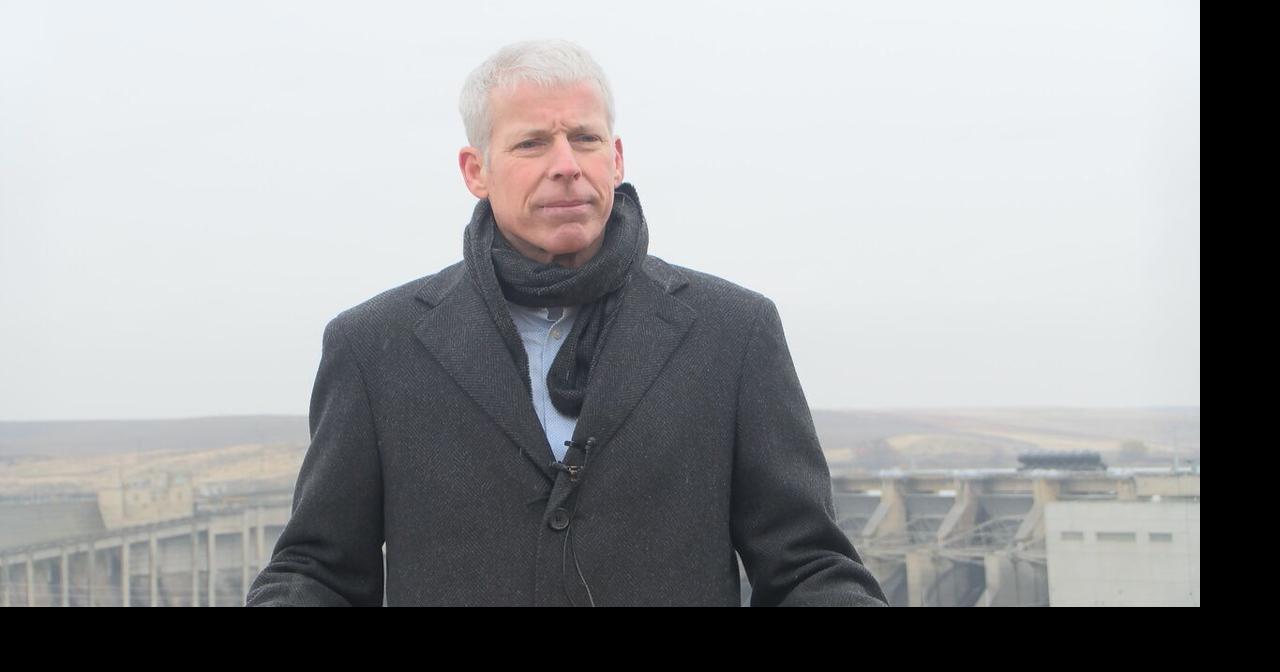 Energy Secretary tour Ice Harbor Dam in Burbank, emphasizes hydropower importance