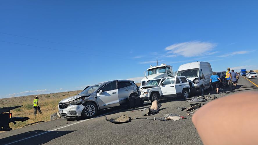 Multi-vehicle crash in Franklin County stops traffic on Highway 395 ...