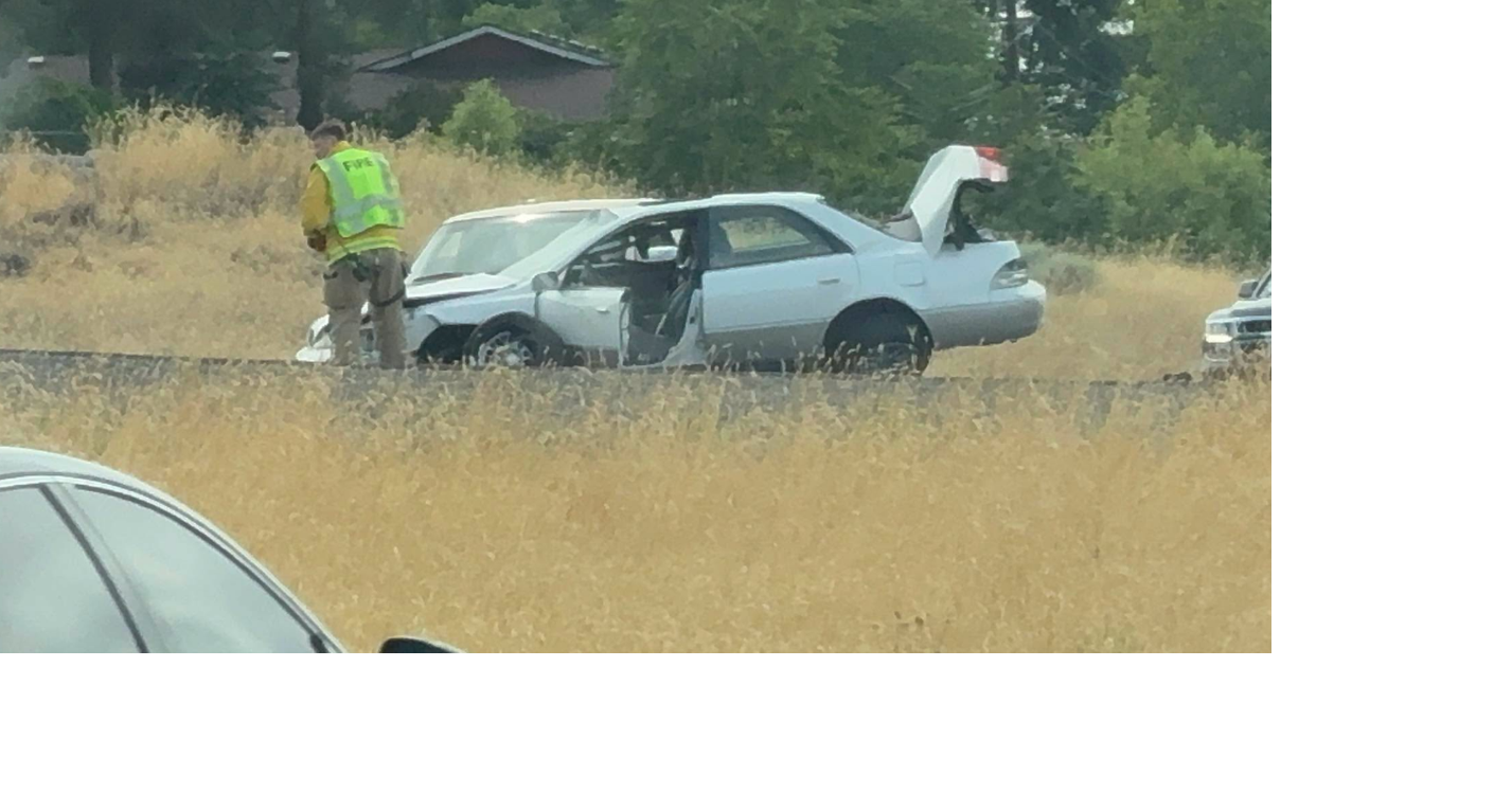Rollover crash shuts down SR 240 eastbound lanes in Kennewick