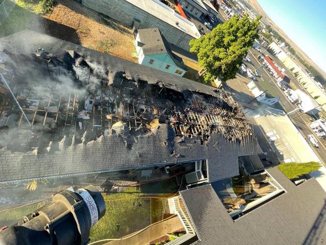 Massive Selah apartment complex fire displaces more than 50 people