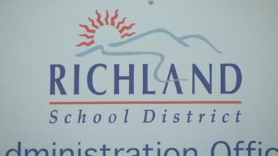 Richland School District considering new 2024-2025 school year schedule |  News | applevalleynewsnow.com