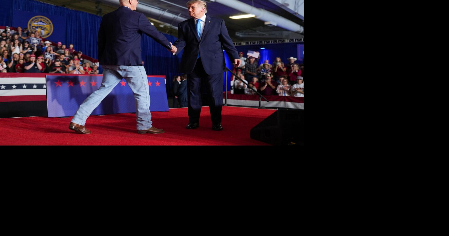 Most Republicans in tight midterm races distance themselves from Trump ...