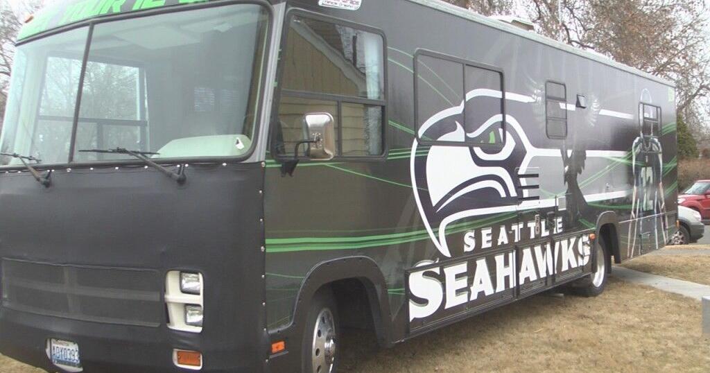 Family of Seahawks’ Fans Ride in Style | News | applevalleynewsnow.com