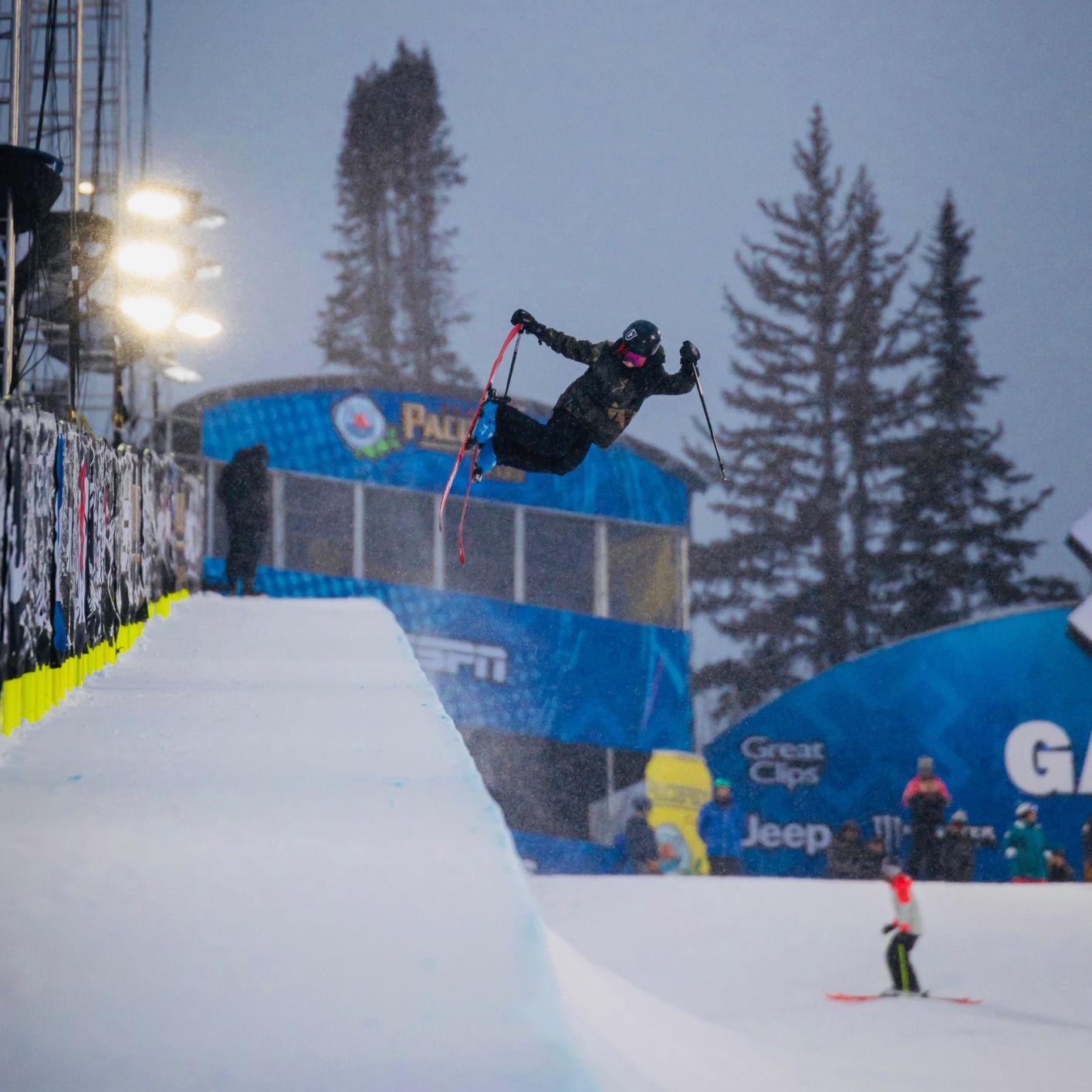 11 Year Old Among Forerunners For Men S Halfpipe Skiing Finals At
