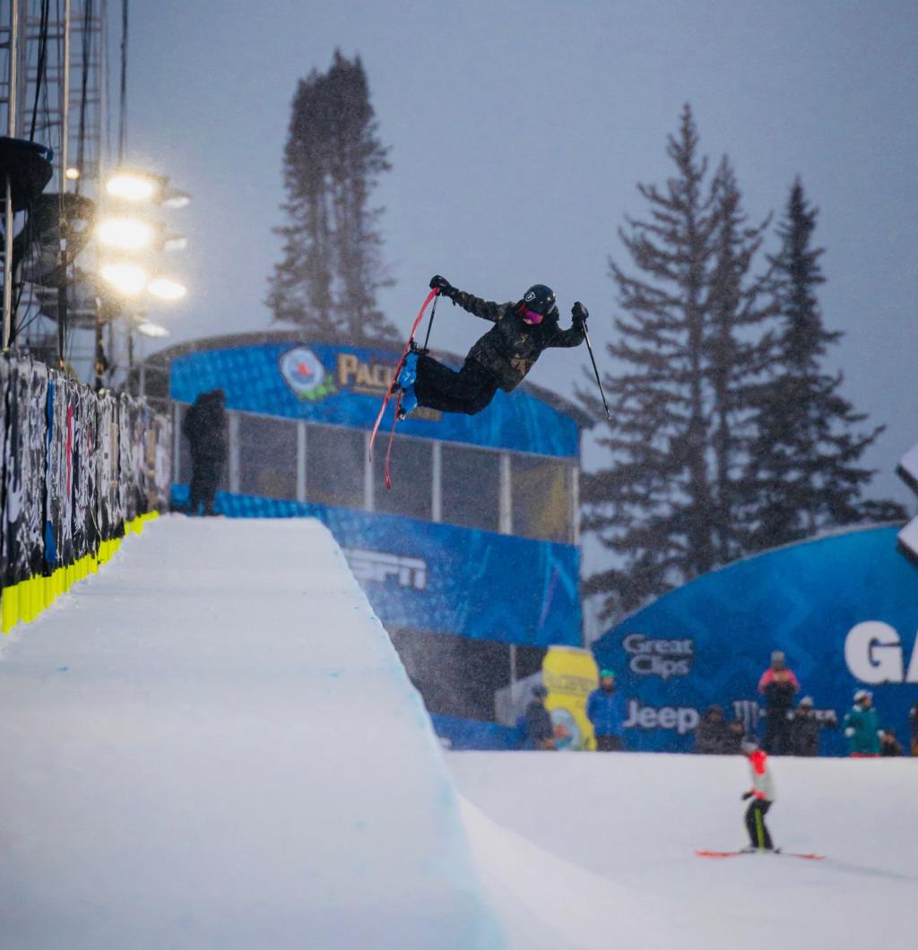 11 Year Old Among Forerunners For Men S Halfpipe Skiing Finals At
