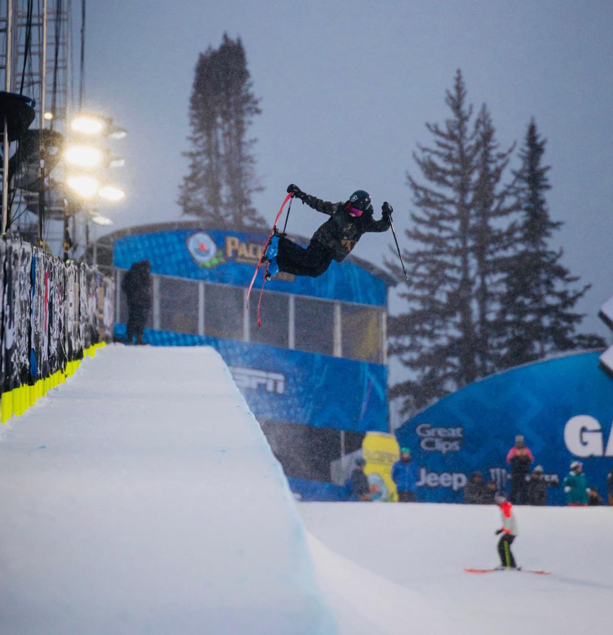 11 Year Old Among Forerunners For Men S Halfpipe Skiing Finals At