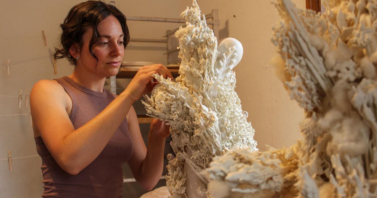 Intricate porcelain sculptures born out of winter | Arts & Entertainment Intricate porcelain sculptures born out of winter | Arts & Entertainment