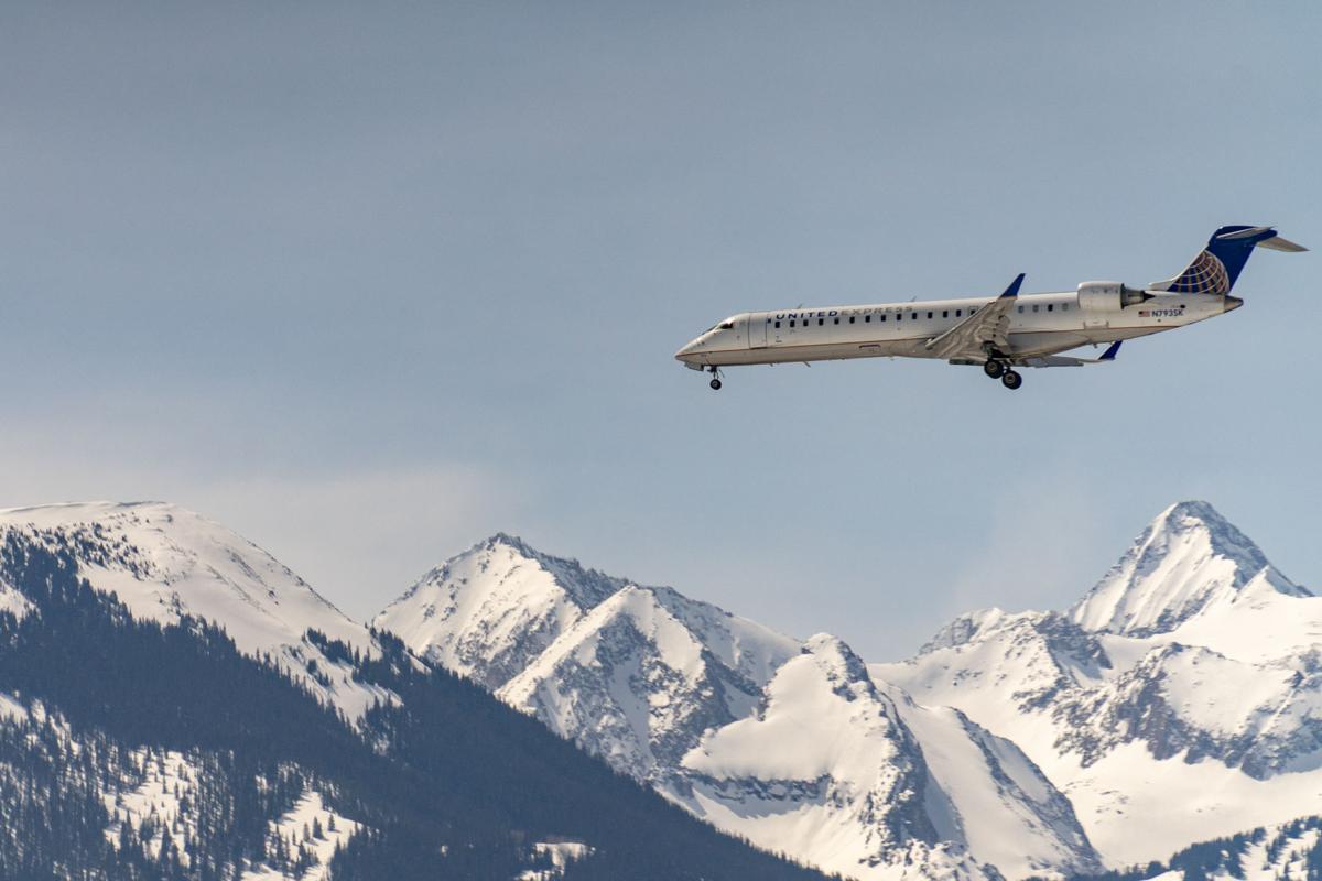 Airlines reduce holiday flights to ease crowding at Aspen airport