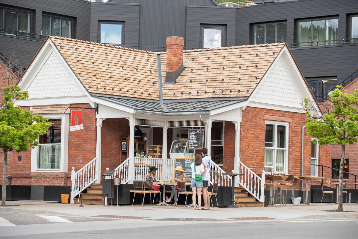 Parking spaces would restaurant tables under city of Aspen